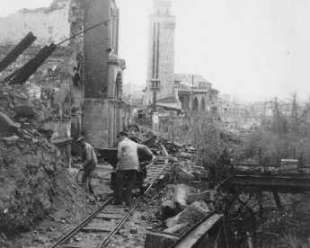 Trümmerräum mit Feldbahn in Pforzheim