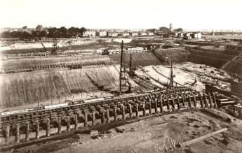 Baugrube der großen Schleusenkammer